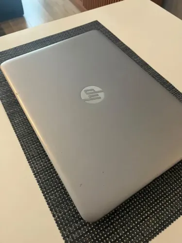 Notebook HP (i5-7300U - 8GB de Ram - SSD 240GB)