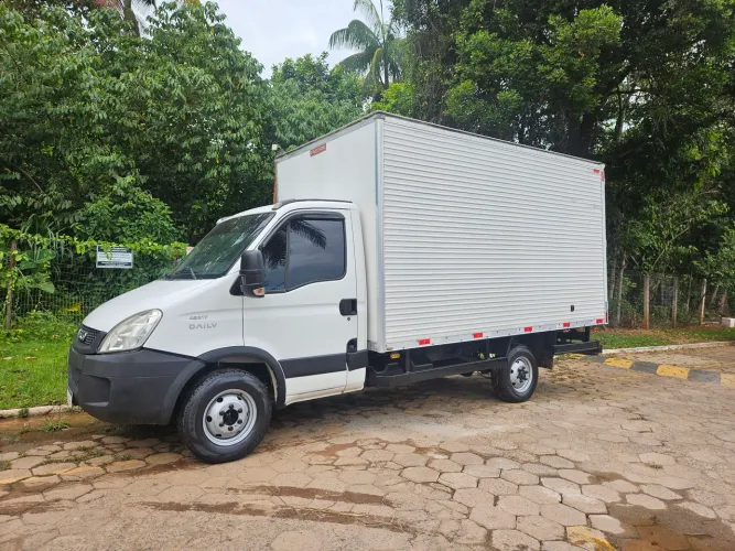 Vendo caminhão Iveco Daily 45S17 3.0 Ano 2013/2013