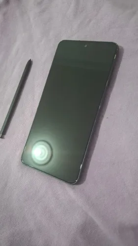 Celular Galaxy S21 FE, S Pen do Galaxy S22 ultra