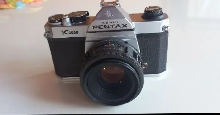 Câmera pentax K-10000 com lente 200mm