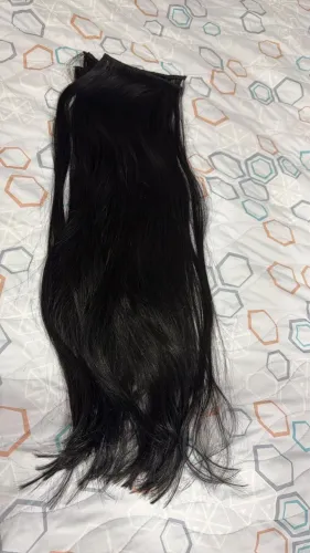 (cabelo 100% humano,148 gramas ,3 telas e 68 centímetros e já foi pintado de preto 