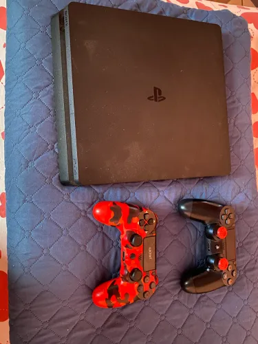 Ps4 slim com dois controles 