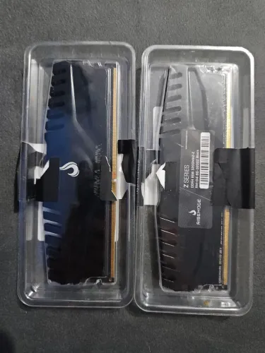Memória RAM 8Gb DDR4 3200Hz (2 pentes))