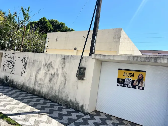 CASA COMERCIAL NA RUA J. DA PENHA REF: Próximo ao supermercado cometa