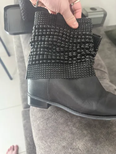 Bota Schultz - tamanho 37 
