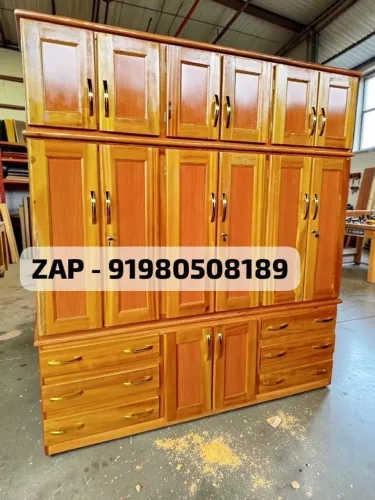 Guarda - roupa de casal de madeira fabricação própria
