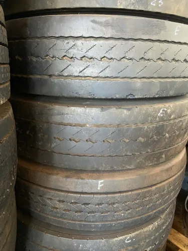 Pneus 275 -22.5