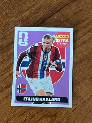 Figurinha Legend Roxa Haaland FWC26
