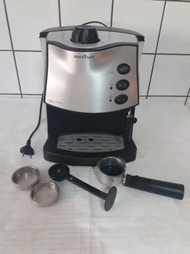 Perfeita Cafeteira Britânia Seminova