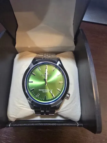 Relógio Tecvet Fundo Verde Oliva Design Omega Pulseira Aço caixa 45mm Quartzo