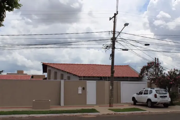 Casa terrea a venda no Caiçara