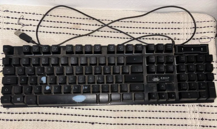 Teclado Gamer Semi Mecânico Usb com Led Knup - KP-2043