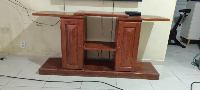 Rack de madeira Angelim