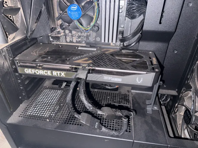 ZOTAC RTX 5070 12 GB VRAM