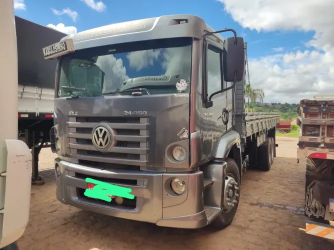 Caminhão 24/250