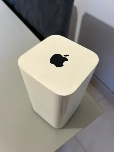 Roteador Wi-Fi Apple AirPort Extreme 6ª geração, modelo A1521.