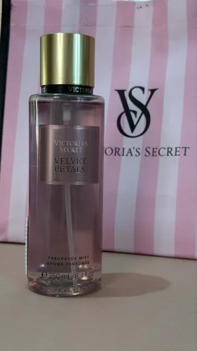 Victoria?s Secret Velvet Petals 