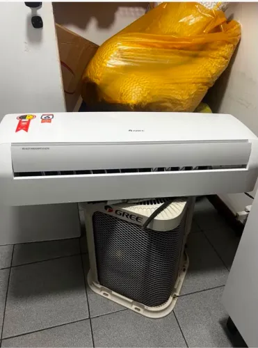 Ar-condicionado Gree 12.000 BTUs 220V - Apenas 4 meses de uso