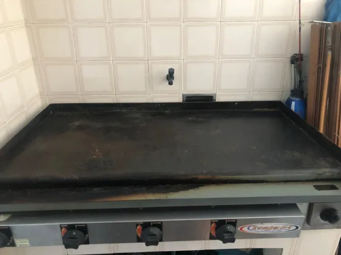 Chapa a gás para lanche