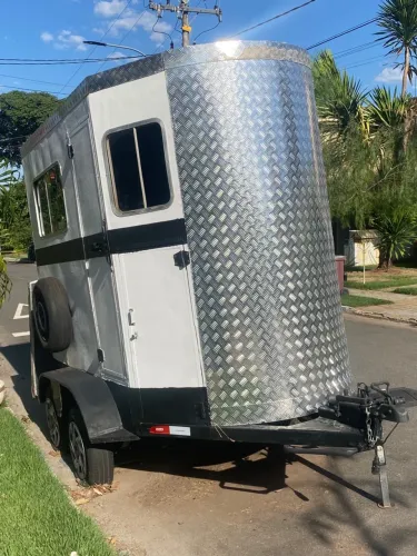 Trailer reboque pra 2 cavalos