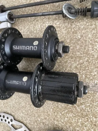 Par de Cubo Shimano Tourney TX505 32F 8/9/10v + Par Discos SM-RT10 160mm (USADO-EXCELENTE)