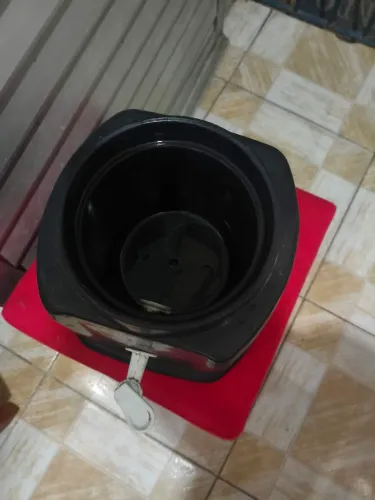 Bebedouro de água com torneira