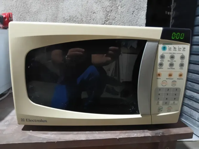 Micro-ondas Electrolux 127?
