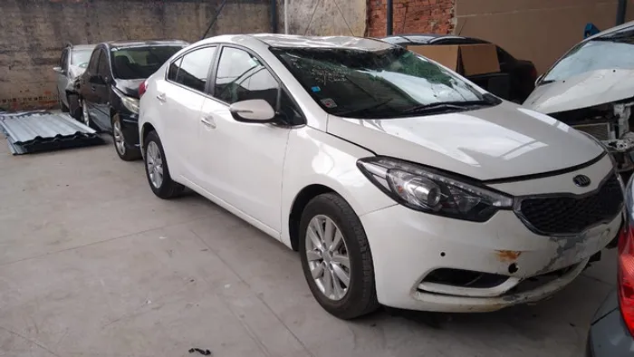 Sucata de Cerato 2015 disponivel para retirada de peças 