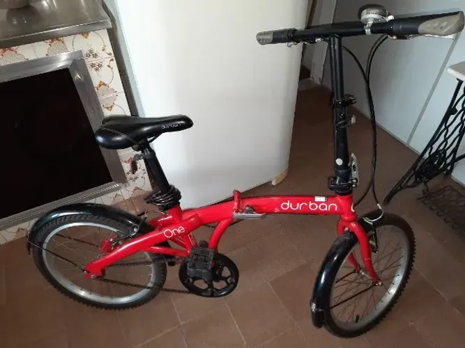 Bike dobrável vermelha