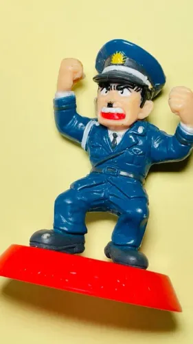 Daijiro Ohara Kochikame Festa Coca-Cola Japão  miniatura altura 5 cm - boneco bottle cap