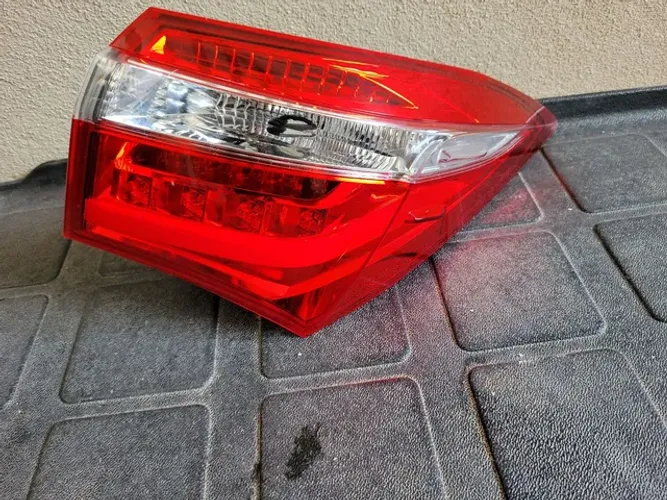 Lanterna led traseira direita corolla 2015 16 17