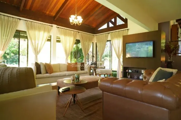 Casa exclusiva no Condomínio Monte Flor, a combinação perfeita entre ar puro, conforto e l