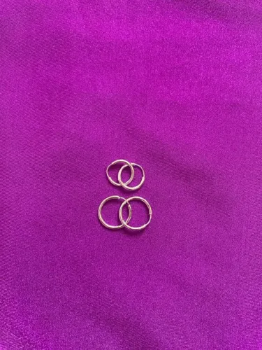 Dois conjuntos de argolas de prata (novo)