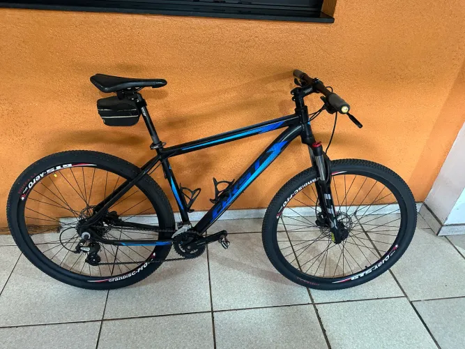 Vende-se bicicleta