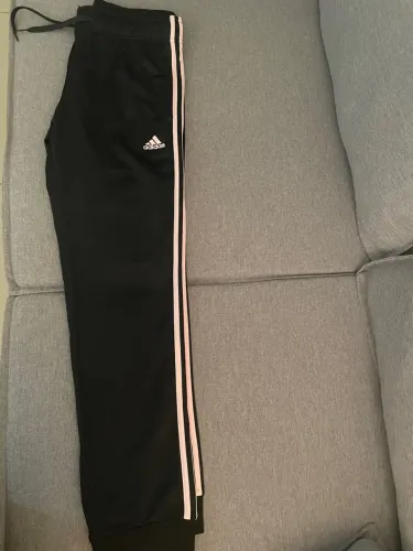 Calça Adidas Preta com Listras Rosa