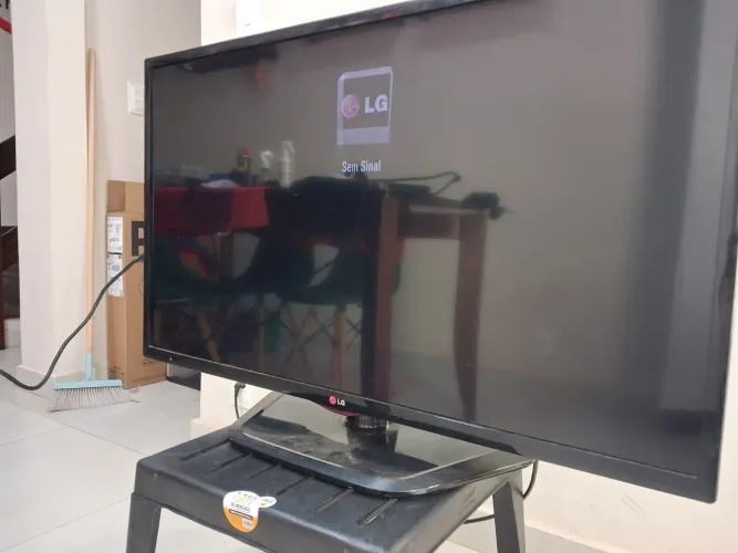 Tv 40 polegadas LG com detalhes, leia o anúncio)