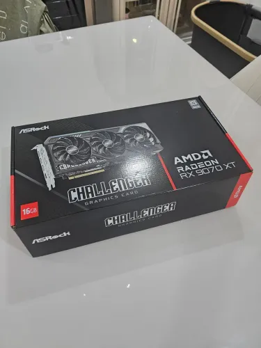 Placa de video RX 9070 XT Nova/lacrada