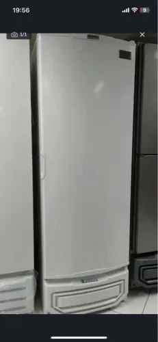 Freezer vertical- Gelopar Evandro 