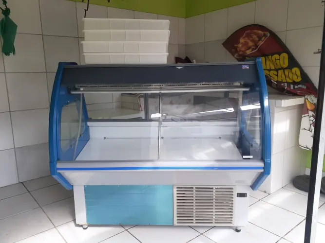 Balcão Expositor Klima com Design Moderno - Ideal para Exposição de Carnes e Derivados!