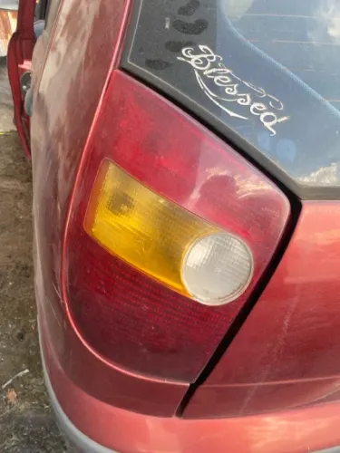 Lanterna Traseira esquerda Fiat Palio 98