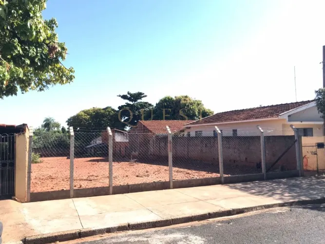VENDE-SE TERRENO - BAIRRO VILA BOA ESPERANÇA