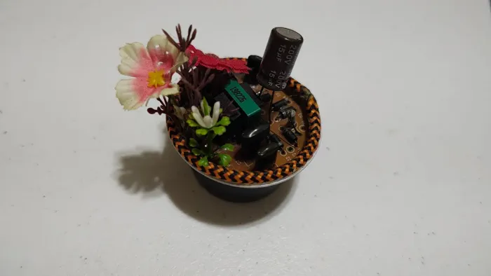 Artesanato Mini Vaso Decorativo com Circuito Eletrônico - Lixo Eletrônico Artesanato