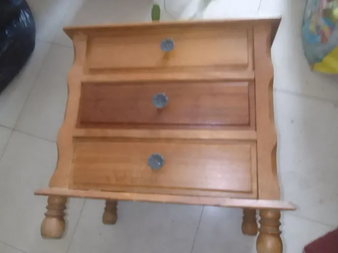 Criado mudo de Madeira 3 Gavetas