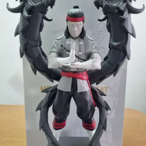 Mortal Kombat 1 Kollectors Edition com Estátua do Liu Kang Deus - PS5