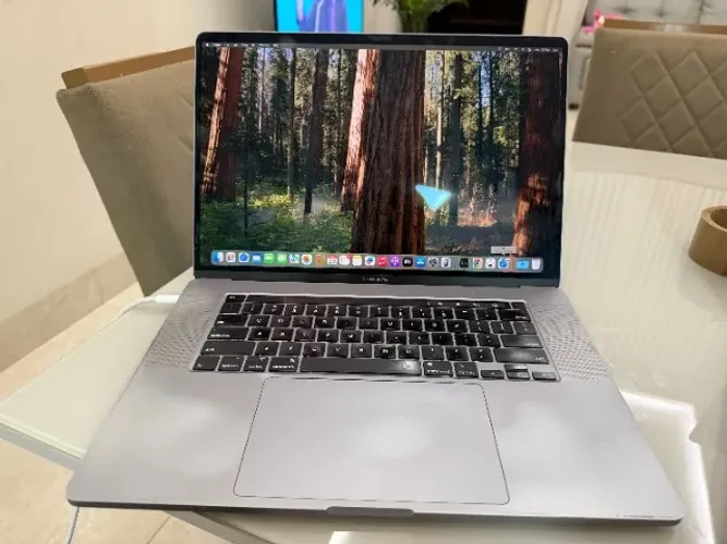 macbook pro 16 i9