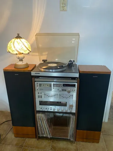 Set som completo toca discos, receiver.tape deck e equalizador
