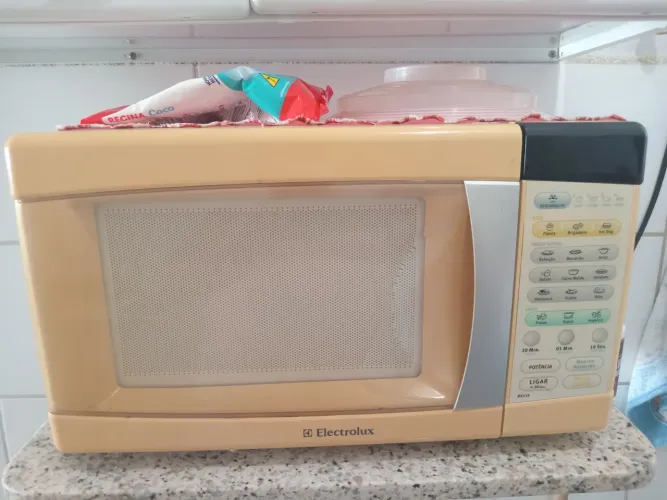 Vendo a excelente Forni Micro-ondas Eletrolux!!!