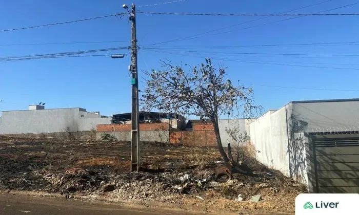 Área Comercial de 720m² no Parque das Laranjeiras