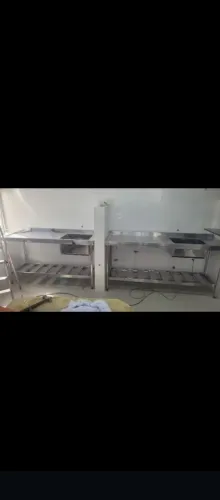 Pias e bancadas de aço inox para cozinha industrial