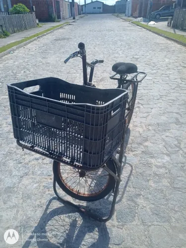 Bicicleta cargueira preta 